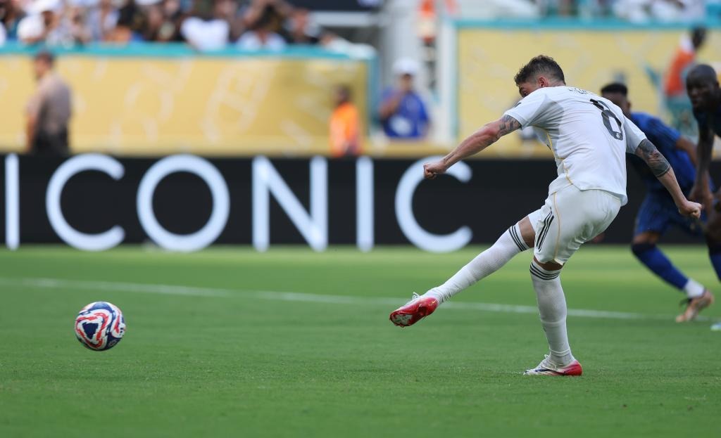 英媒：热刺近几周加强了对莱斯特城16岁新星蒙加的追求